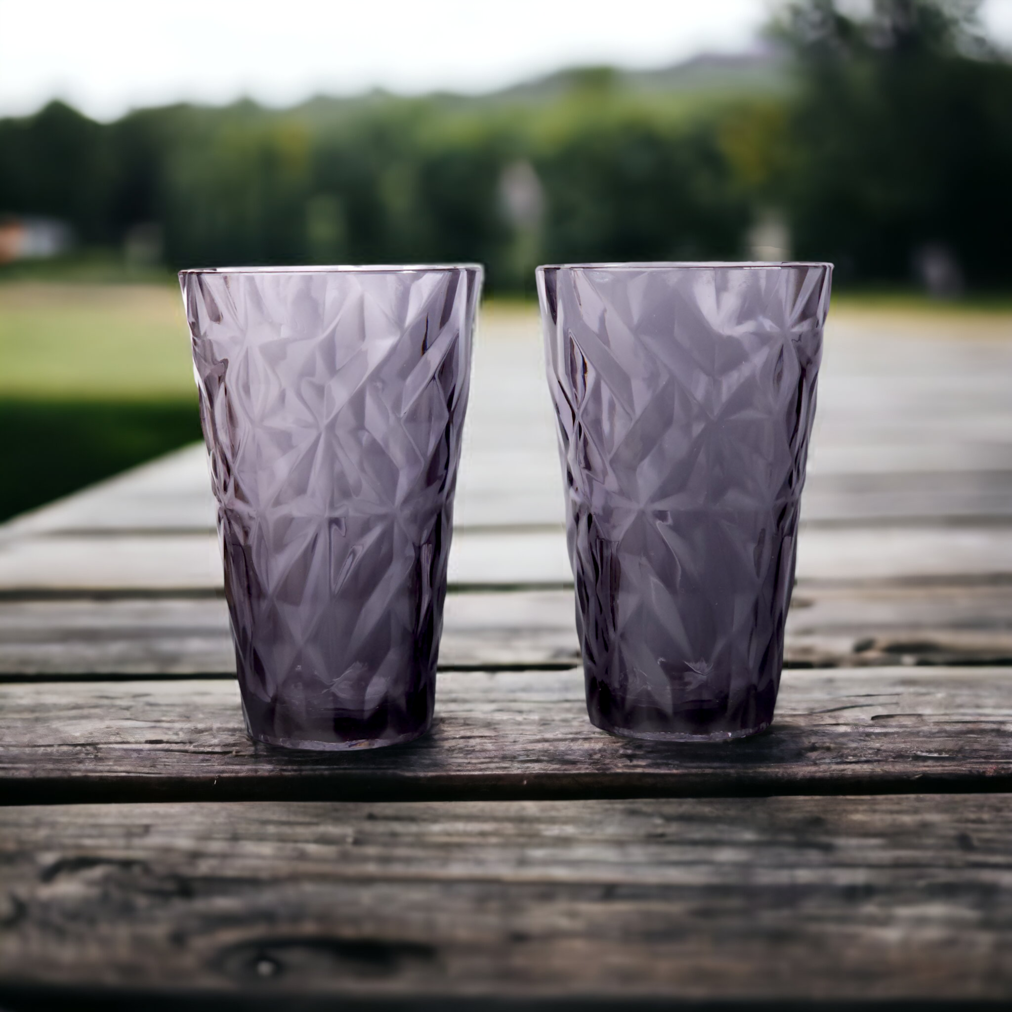 Impact-resistant prism-patterned drinking glasses