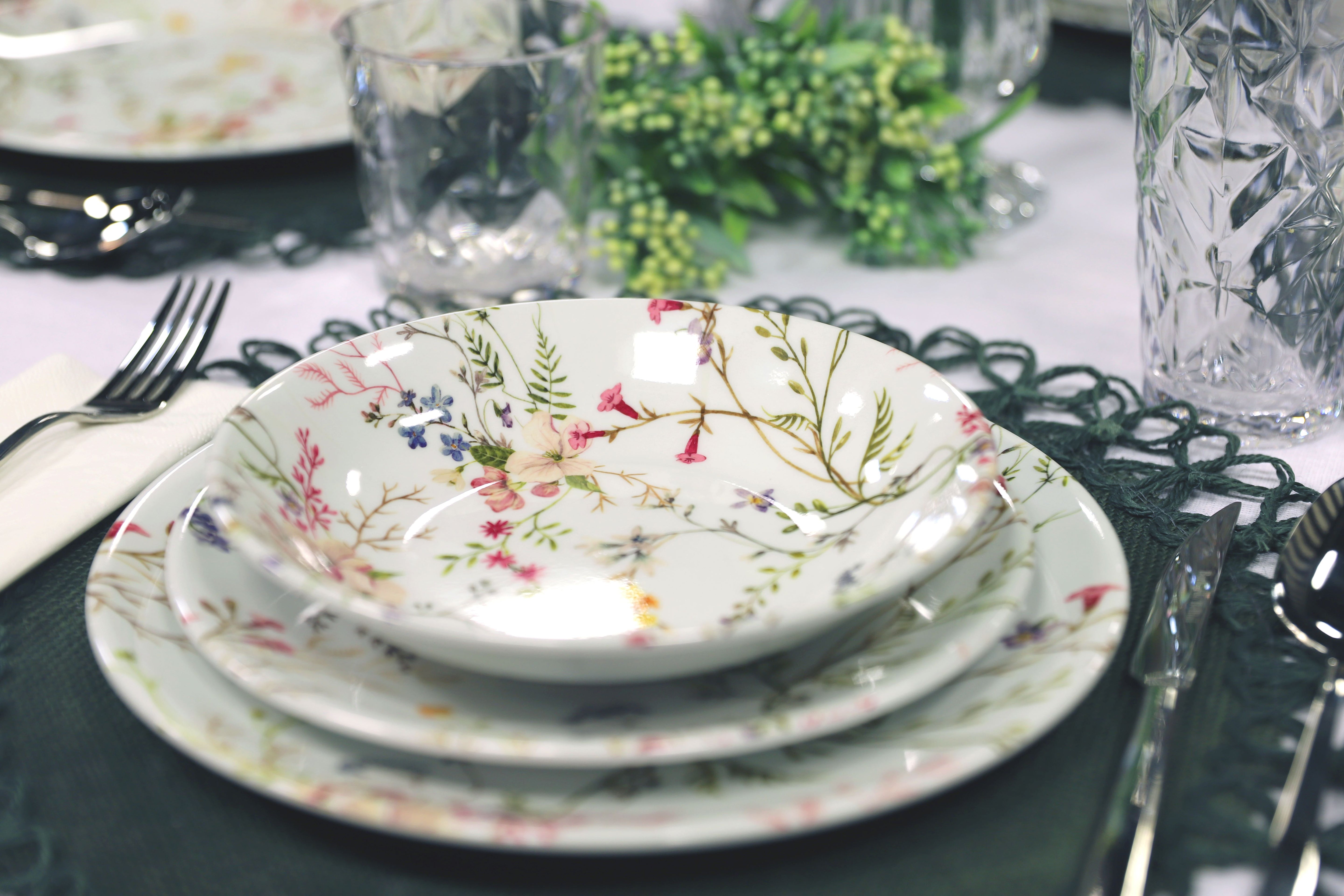 Fiore Floral Melamine Dinnerware Set - Dinner Plates